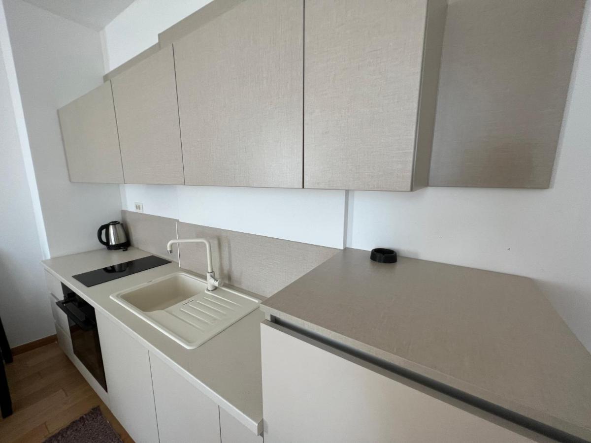 Seabreeze Apartments 부드바 외부 사진